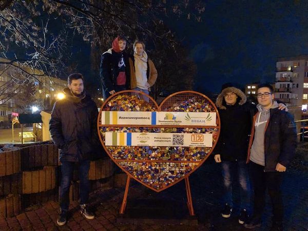 Tożsami podsumowali pierwsze działanie